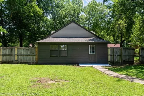 Exterior - 4808 29th St, Fort Smith, AR 72901 photo 5 of 7