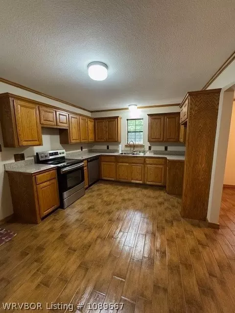 Kitchen - 400 Polk Ln, Hackett, AR 72937 photo 1 of 1