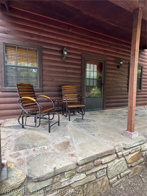 Exterior - 400 Polk Ln, Hackett, AR 72937 photo 2 of 9