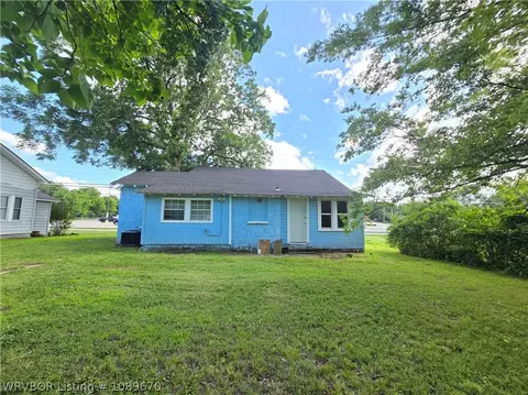 Exterior - 1105 E Walnut St, Paris, AR 72855 photo 4 of 4