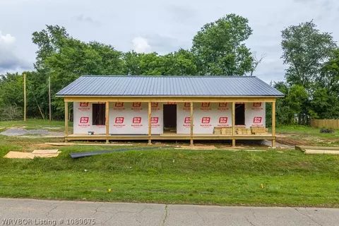 462 N Reveille St, Magazine, AR 72943