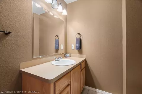 Bath - 301 Apple Valley Dr, Fort Smith, AR 72908 photo 3 of 3