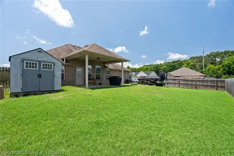 Exterior - 301 Apple Valley Dr, Fort Smith, AR 72908 photo 5 of 7