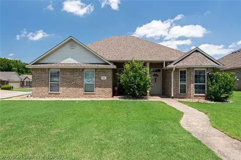 301 Apple Valley Dr, Fort Smith, AR 72908