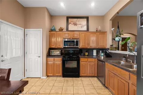 Kitchen - 301 Apple Valley Dr, Fort Smith, AR 72908 photo 2 of 4