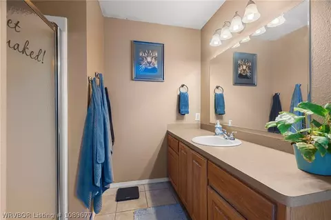 Bath - 301 Apple Valley Dr, Fort Smith, AR 72908 photo 1 of 3