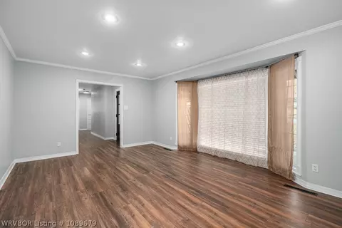 Living - 1226 N 58th Ter, Fort Smith, AR 72904 photo 3 of 11