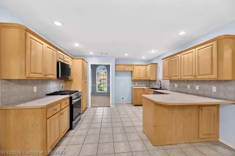Kitchen - 7209 Millennium Dr, Fort Smith, AR 72916 photo 2 of 4