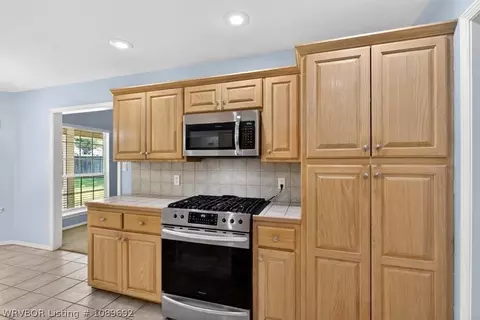 Kitchen - 7209 Millennium Dr, Fort Smith, AR 72916 photo 4 of 4