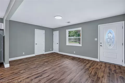 Living - 4716 S 34th St, Fort Smith, AR 72903 photo 2 of 8
