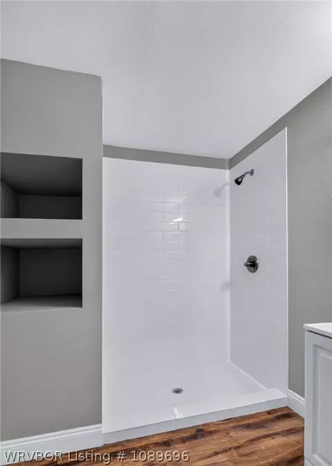Bath - 4716 S 34th St, Fort Smith, AR 72903 photo 2 of 5