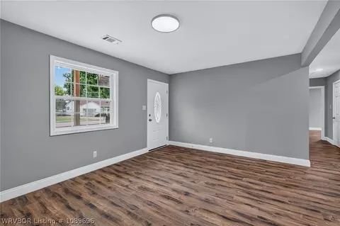 Living - 4716 S 34th St, Fort Smith, AR 72903 photo 3 of 8
