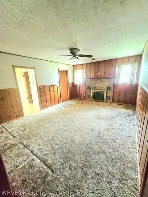 Living - 3201 41st St, Fort Smith, AR 72903 photo 3 of 3