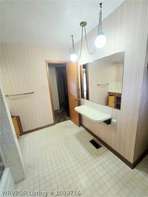 Bath - 3201 41st St, Fort Smith, AR 72903 photo 3 of 5