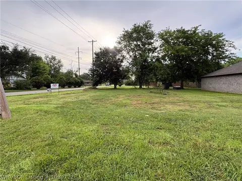 Na N Dogwood, Sallisaw, OK 74962