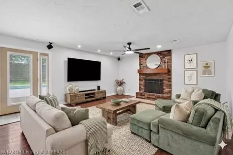 Living - 3021 S 100th St, Fort Smith, AR 72903 photo 2 of 6