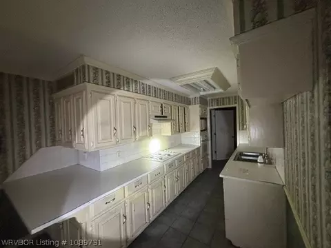Kitchen - 3216 Village Rd, Fort Smith, AR 72903 photo 1 of 2