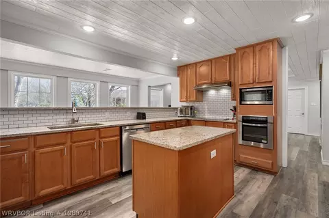 Kitchen - 2809 97th Cir, Fort Smith, AR 72903 photo 1 of 3