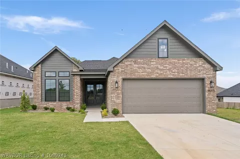 9015 Birkshire Pl, Fort Smith, AR 72916
