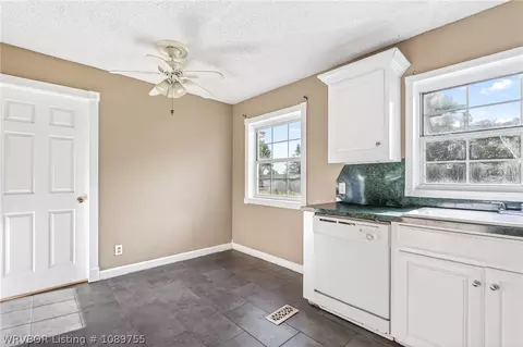 Kitchen - 4116 S 18th St, Fort Smith, AR 72901 photo 3 of 6