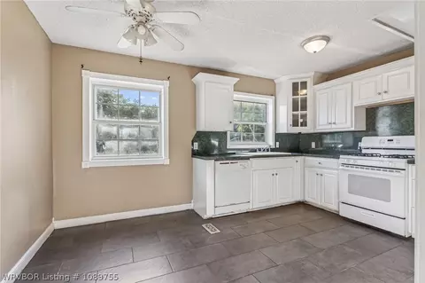 Kitchen - 4116 S 18th St, Fort Smith, AR 72901 photo 2 of 6