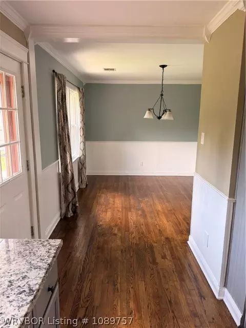 Entry Way - 4805 S V St, Fort Smith, AR 72903 photo 3 of 6