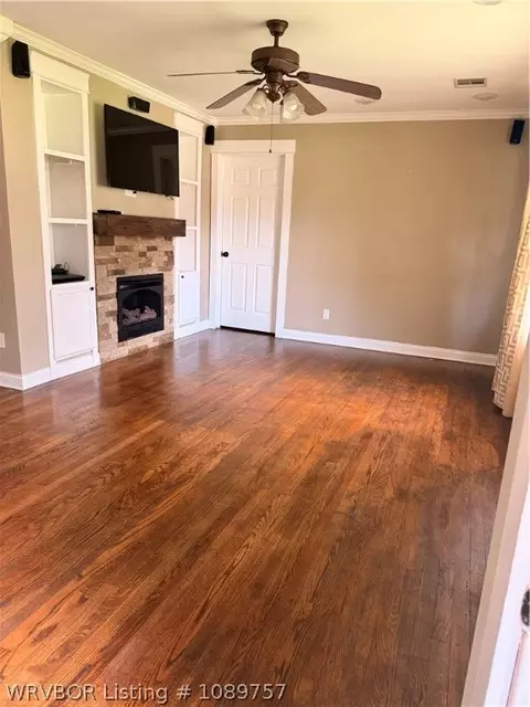 Living - 4805 S V St, Fort Smith, AR 72903 photo 1 of 2