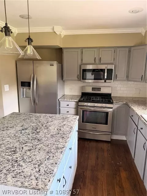 Kitchen - 4805 S V St, Fort Smith, AR 72903 photo 2 of 3