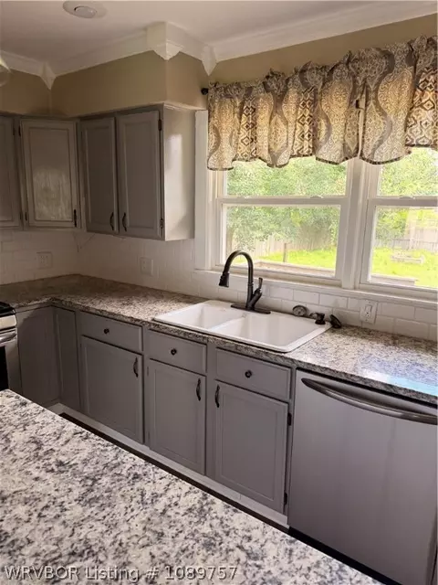 Kitchen - 4805 S V St, Fort Smith, AR 72903 photo 3 of 3