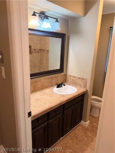 Bath - 4805 S V St, Fort Smith, AR 72903 photo 5 of 8