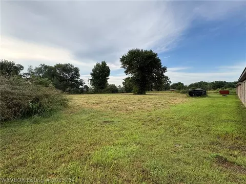 Na N Dogwood Street, Sallisaw, OK 74955
