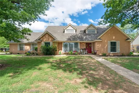 2213 S 66th St, Fort Smith, AR 72903