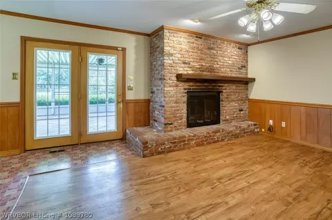 Living - 1910 N 46th Ter, Fort Smith, AR 72904 photo 6 of 9