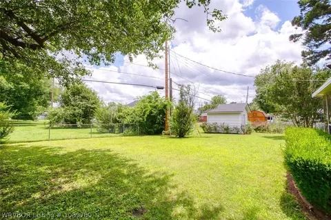 Exterior - 1910 N 46th Ter, Fort Smith, AR 72904 photo 12 of 14