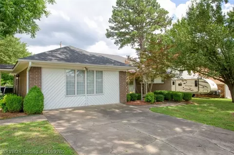 Exterior - 1910 N 46th Ter, Fort Smith, AR 72904 photo 4 of 14