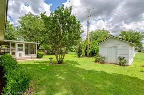 Exterior - 1910 N 46th Ter, Fort Smith, AR 72904 photo 11 of 14