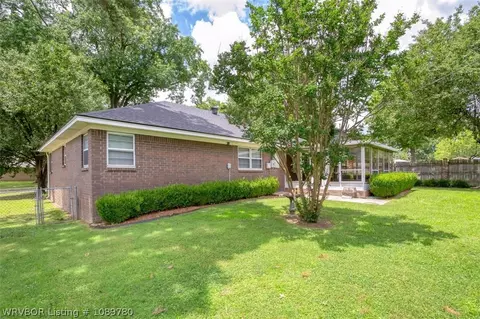 Exterior - 1910 N 46th Ter, Fort Smith, AR 72904 photo 10 of 14