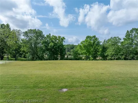10000 Turtle Bay Dr, Fort Smith, AR 72903