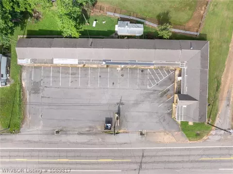 Exterior - 910 Main St, Waldron, AR 72958 photo 3 of 6