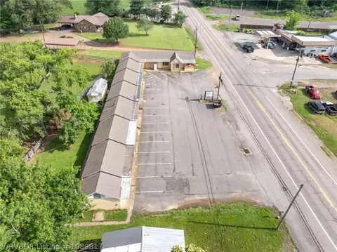 Exterior - 910 Main St, Waldron, AR 72958 photo 6 of 6