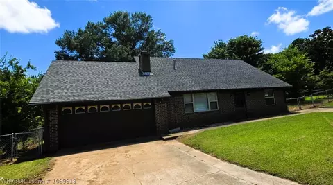121 Woodbine Ave, Poteau, OK 74953