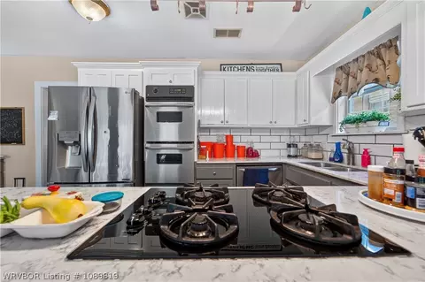 Kitchen - 2210 S N St, Fort Smith, AR 72901 photo 3 of 4