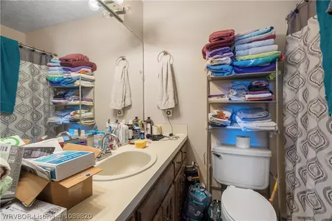 Bath - 2704 E Phillips Ave, Sallisaw, OK 74955 photo 1 of 2