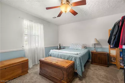 Bedroom - 2704 E Phillips Ave, Sallisaw, OK 74955 photo 3 of 4