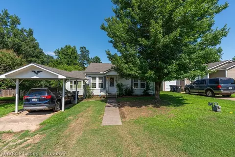 220 N 43rd St, Fort Smith, AR 72903