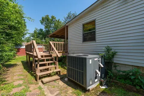 Exterior - 220 N 43rd St, Fort Smith, AR 72903 photo 4 of 11