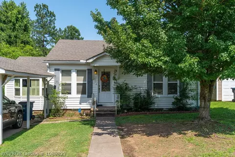 220 N 43rd St, Fort Smith, AR 72903