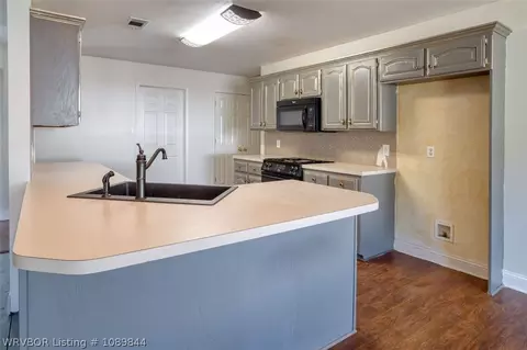 Kitchen - 400 Village Dr, Lavaca, AR 72941 photo 1 of 4