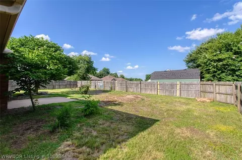 Exterior - 400 Village Dr, Lavaca, AR 72941 photo 9 of 11