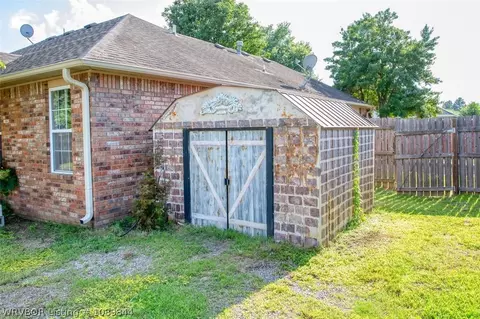 Exterior - 400 Village Dr, Lavaca, AR 72941 photo 11 of 11